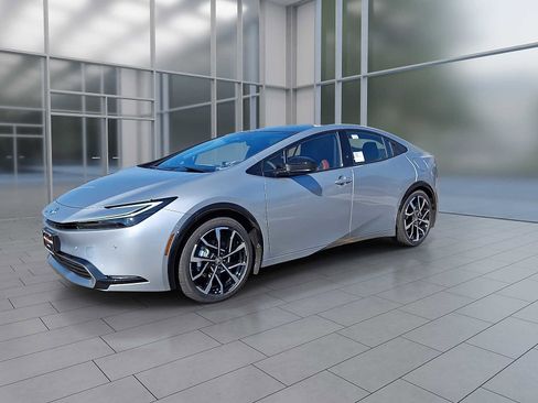 New 2026 Toyota Prius Plug-In Hybrid image 3
