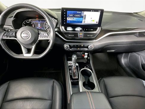 Used 2023 Nissan Altima 2.5 SR w/ SR Premium Package image 7