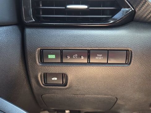 Used 2024 Nissan Sentra SV FWD image 22