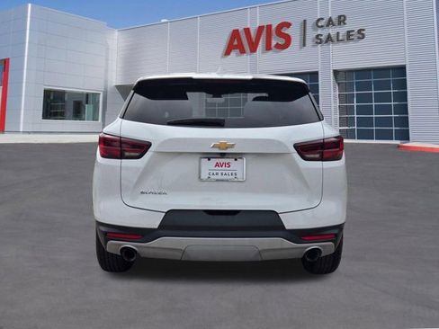 Used 2025 Chevrolet Blazer LT FWD image 9