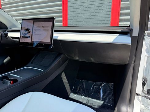 Used 2022 Tesla Model Y Performance AWD/4WD image 21