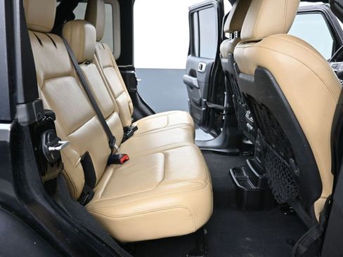 Used 2018 Jeep Wrangler Unlimited Rubicon image 10