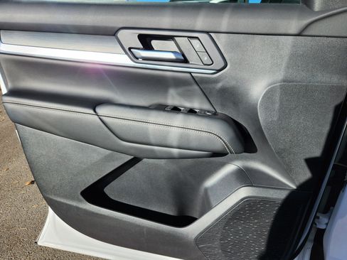 Used 2025 GMC Terrain Elevation image 6