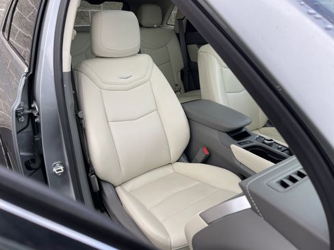 Certified 2025 Cadillac XT5 Premium Luxury image 38