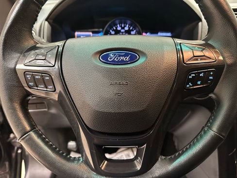 Used 2017 Ford Explorer XLT w/ Equipment Group 201A AWD/4WD image 10