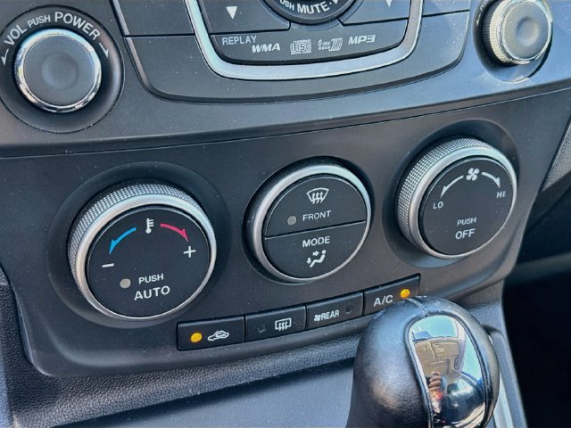 Used 2012 MAZDA MAZDA5 Touring w/ Moonroof & Audio Pkg FWD image 12