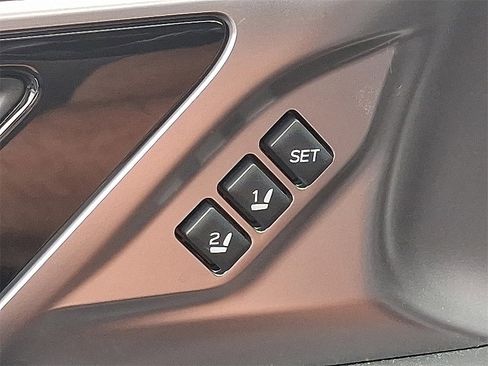 Certified 2025 Subaru Outback Limited XT image 26