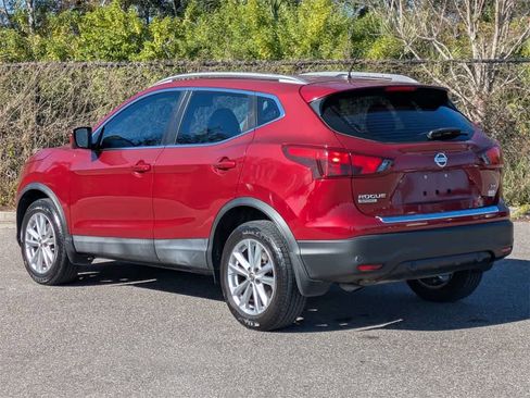 Used 2019 Nissan Rogue Sport SV w/ Technology Package image 3