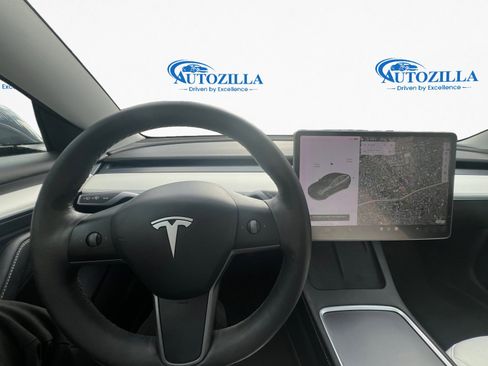Used 2021 Tesla Model 3 Standard Range Plus image 9