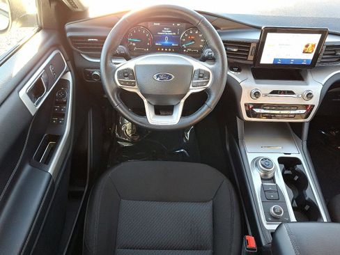 Used 2022 Ford Explorer XLT w/ Class IV Trailer Tow Package image 12