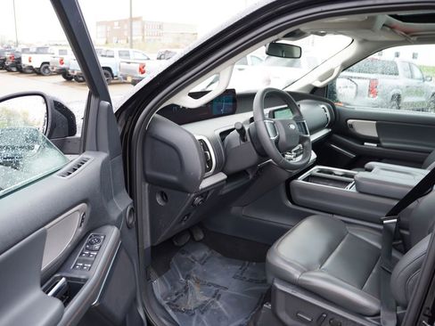 Used 2025 Ford Expedition Active AWD/4WD image 15