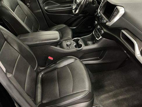 Used 2022 GMC Terrain SLT w/ Infotainment Package II AWD/4WD image 13
