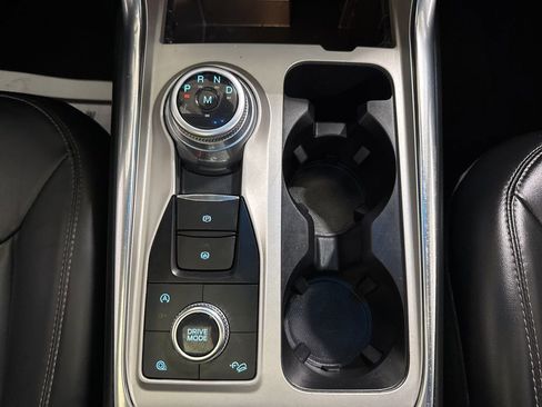 Used 2021 Ford Explorer XLT w/ Equipment Group 202A image 29