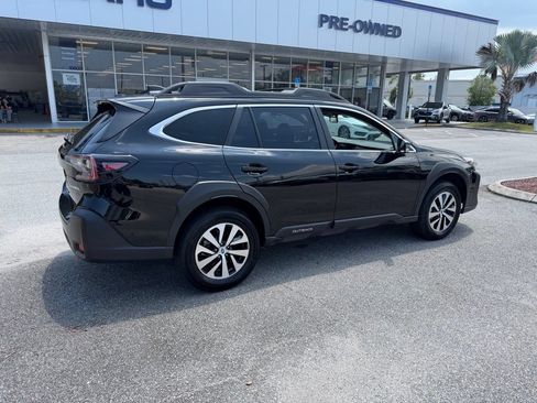 Used 2024 Subaru Outback Premium AWD/4WD image 3
