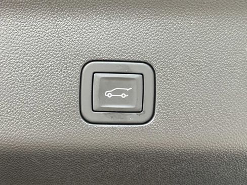 Used 2026 GMC Yukon XL Elevation AWD/4WD image 13