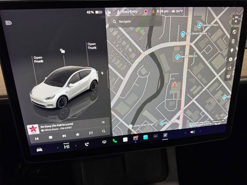 Used 2022 Tesla Model Y Long Range image 46