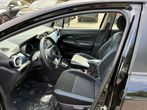 Used 2025 Nissan Versa SV image 24