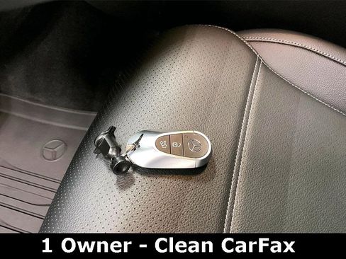 Used 2024 Mercedes-Benz GLC 300 4MATIC image 13