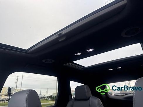 Used 2023 Buick Enclave Essence w/ Experience Buick Package FWD image 13