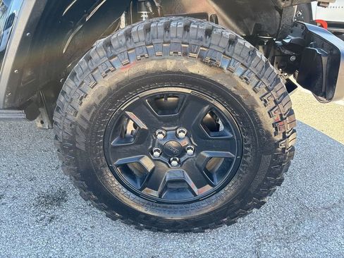 Used 2023 Jeep Gladiator Mojave w/ LED Lighting Group image 34