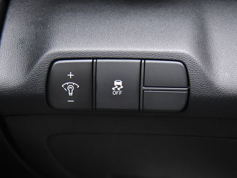 Used 2025 Hyundai Elantra Sport image 29