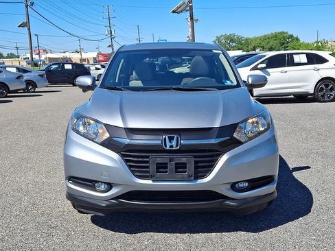 Used 2018 Honda HR-V EX image 2
