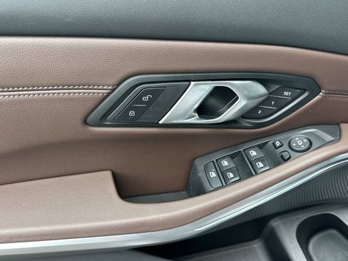 Used 2025 BMW 330i Sedan w/ Premium Package image 12