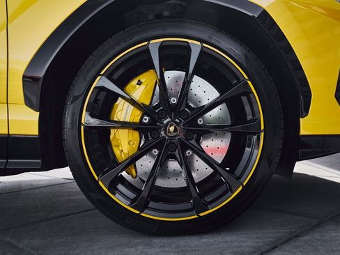 Used 2021 Lamborghini Urus AWD/4WD image 20