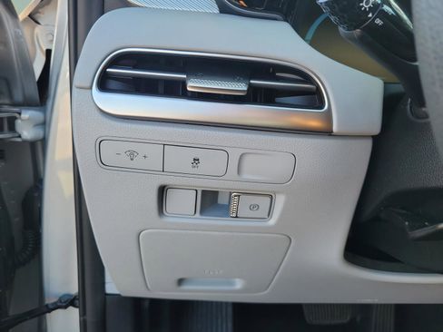 Certified 2023 Hyundai Palisade SE image 21