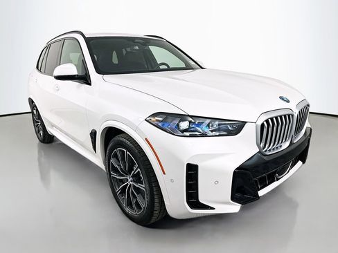 New 2026 BMW X5 xDrive50e AWD/4WD image 3