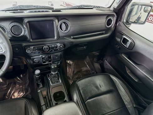 Used 2023 Jeep Wrangler Unlimited Sahara AWD/4WD image 24