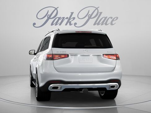 New 2026 Mercedes-Benz GLS 580 4MATIC image 14