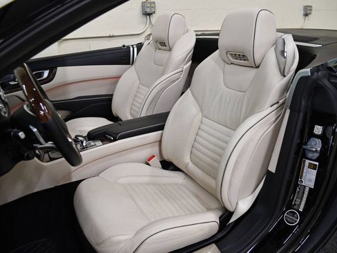 Used 2019 Mercedes-Benz SL 550 image 9