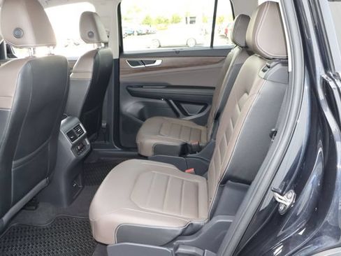 Used 2024 Volkswagen Atlas SEL AWD/4WD image 14
