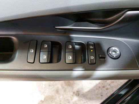 Used 2025 Hyundai Elantra Limited FWD image 26