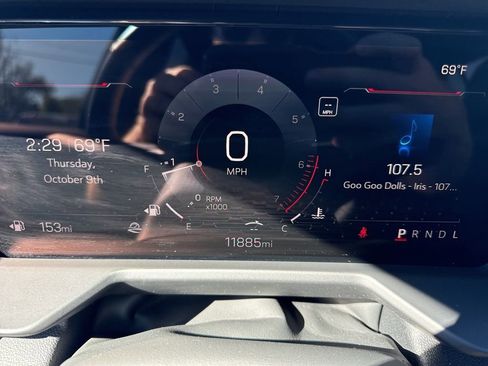 Used 2025 GMC Acadia Elevation image 26