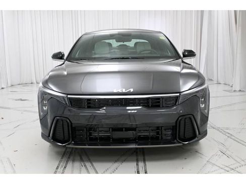 New 2025 Kia K4 GT-Line image 3