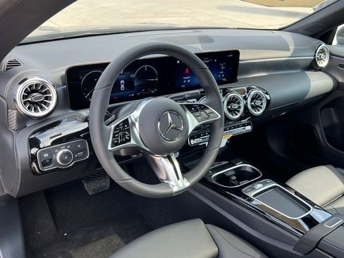 Used 2025 Mercedes-Benz CLA 250 4MATIC image 18