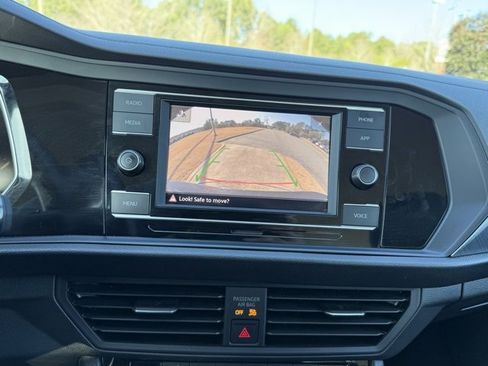 Used 2024 Volkswagen Jetta SE image 21