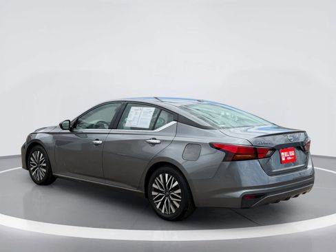 Used 2024 Nissan Altima 2.5 SV FWD image 4