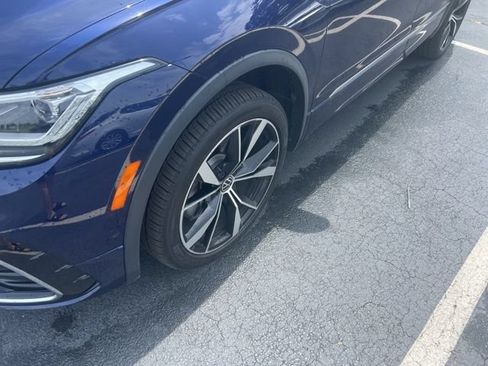 Used 2022 Volkswagen Tiguan SEL R-Line AWD/4WD image 3