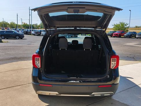 Used 2020 Ford Explorer XLT w/ Equipment Group 202A AWD/4WD image 13