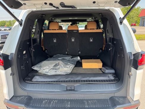 Used 2023 Lexus LX 600 4WD w/ Accessory Package (Z1) image 14