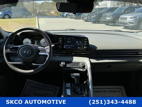 Used 2021 Hyundai Elantra SEL w/ Convenience Package image 15