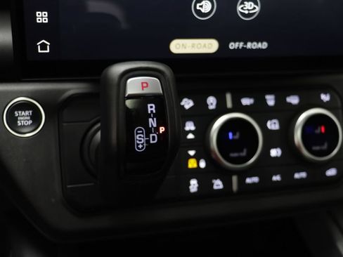 Used 2026 Land Rover Defender 110 X-Dynamic SE AWD/4WD image 12