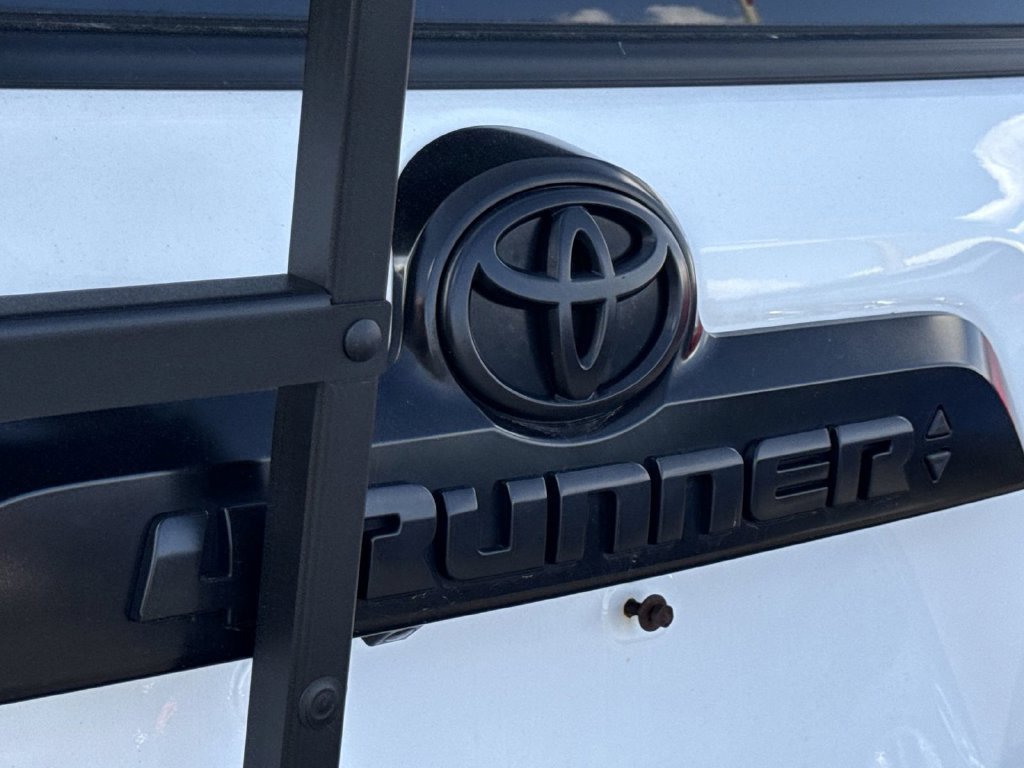 Used 2023 Toyota 4Runner TRD Off-Road Premium w/ Moonroof Package AWD/4WD image 25