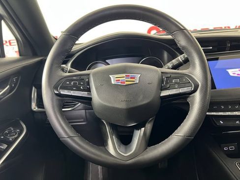 Used 2022 Cadillac XT4 Sport w/ Enhanced Visibility Package FWD image 15