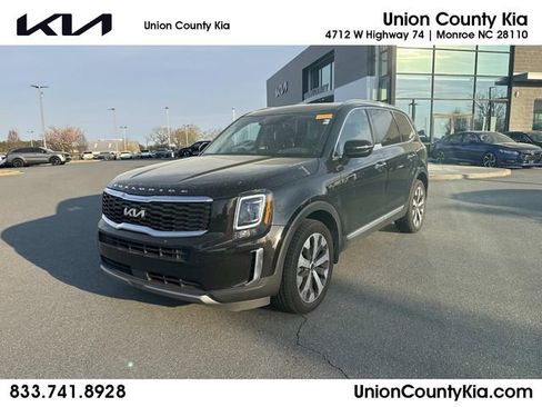 Used 2022 Kia Telluride S image 1