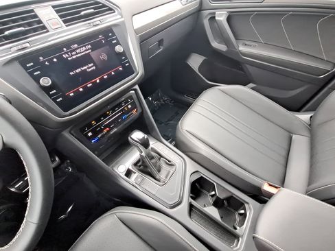 Certified 2023 Volkswagen Tiguan SE R-Line image 25
