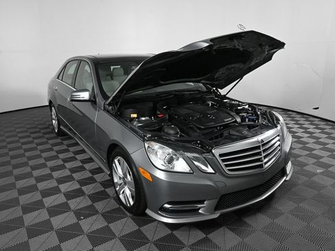 Used 2013 Mercedes-Benz E 350 Sedan image 27